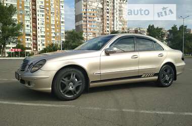 Седан Mercedes-Benz E-Class 2003 в Києві