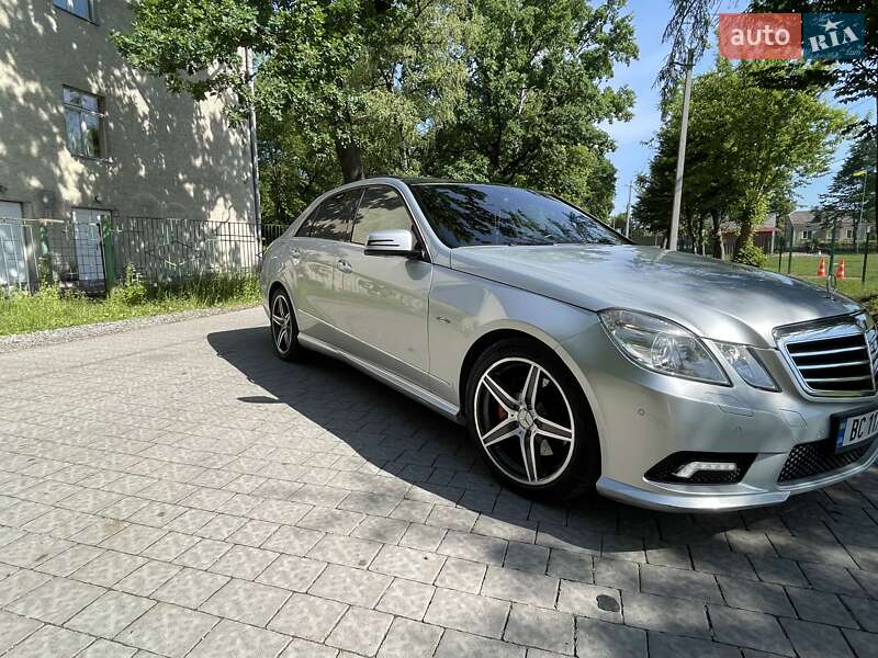 Седан Mercedes-Benz E-Class 2009 в Львове