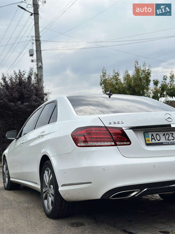 Седан Mercedes-Benz E-Class 2015 в Тячеве
