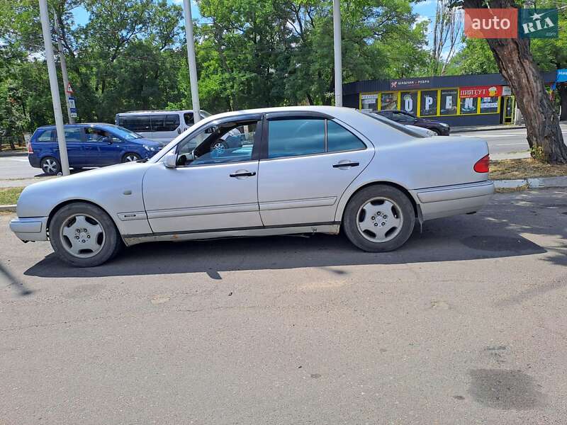 Седан Mercedes-Benz E-Class 1999 в Миколаєві