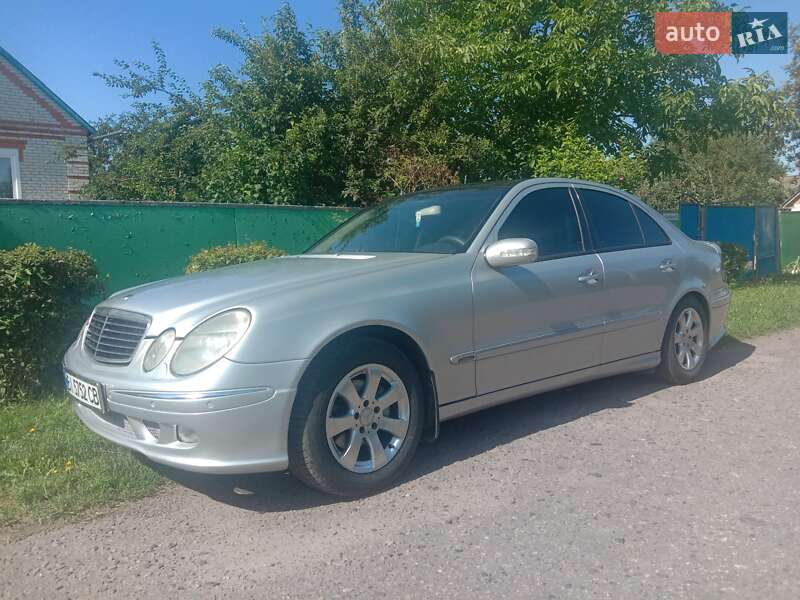 Седан Mercedes-Benz E-Class 2002 в Гадяче
