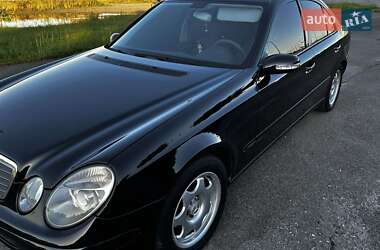 Седан Mercedes-Benz E-Class 2004 в Львове