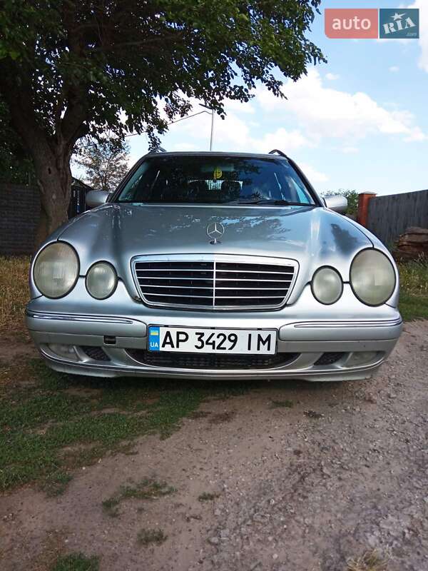 Універсал Mercedes-Benz E-Class 1999 в  фото Універсал Mercedes-Benz E-Class 1999 в