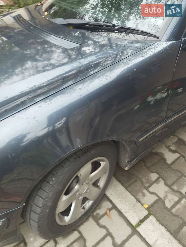 Седан Mercedes-Benz E-Class 2000 в Звягеле