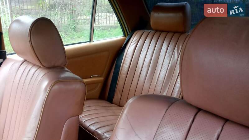 Седан Mercedes-Benz E-Class 1978 в Вільшанці