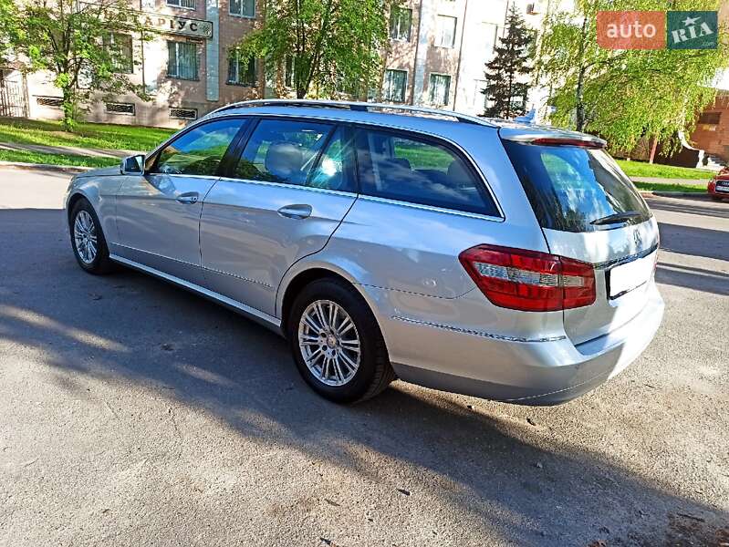 Универсал Mercedes-Benz E-Class 2011 в Киеве