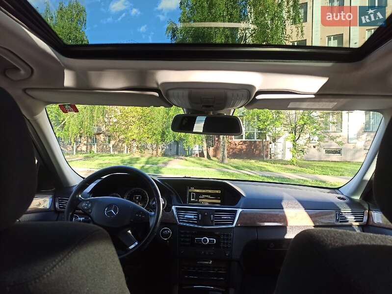 Универсал Mercedes-Benz E-Class 2011 в Киеве