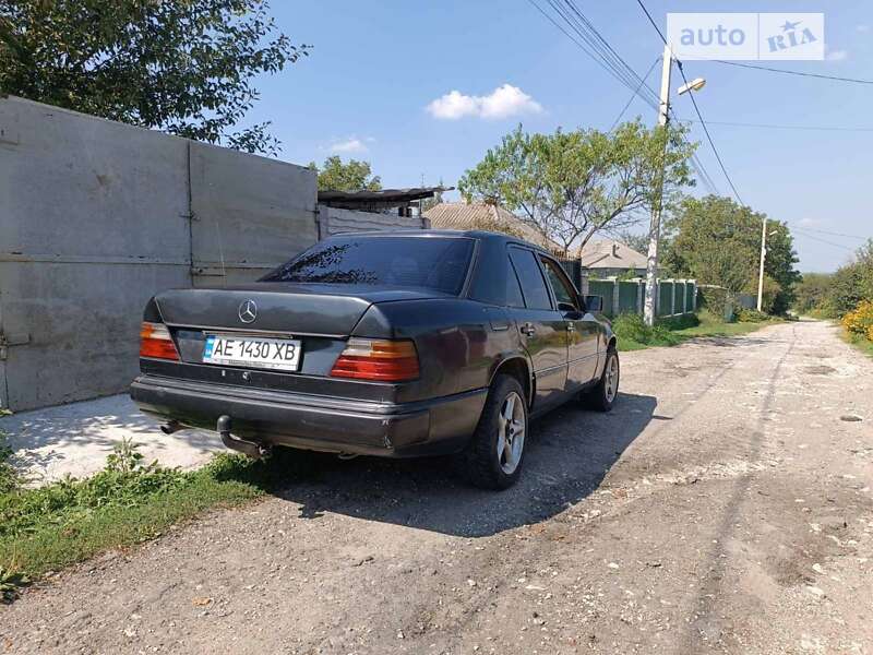 Седан Mercedes-Benz E-Class 1994 в Кам'янському