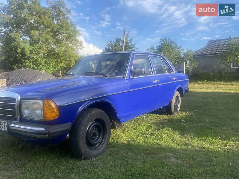 Седан Mercedes-Benz E-Class 1981 в Хмельнике