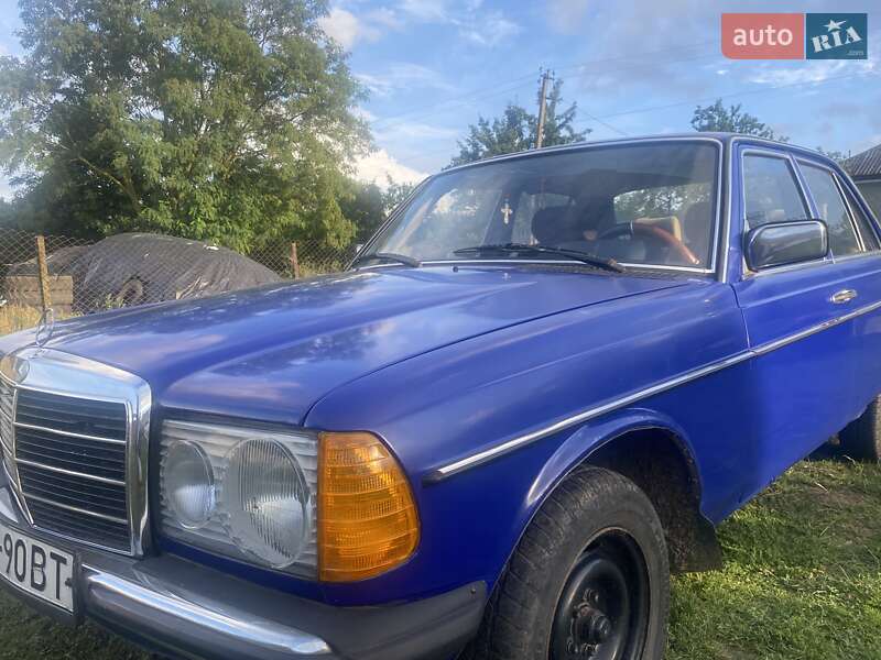 Седан Mercedes-Benz E-Class 1981 в Хмельнике