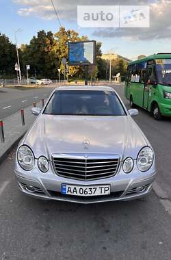 Седан Mercedes-Benz E-Class 2004 в Киеве