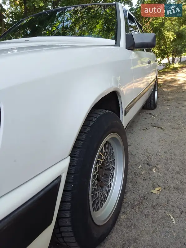 Mercedes-Benz E-Class 1992