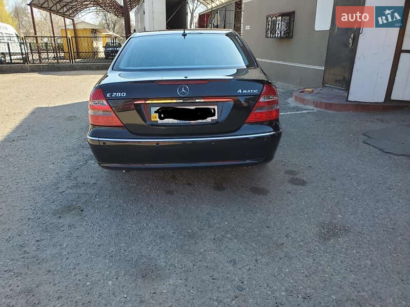 Седан Mercedes-Benz E-Class 2006 в Первомайську