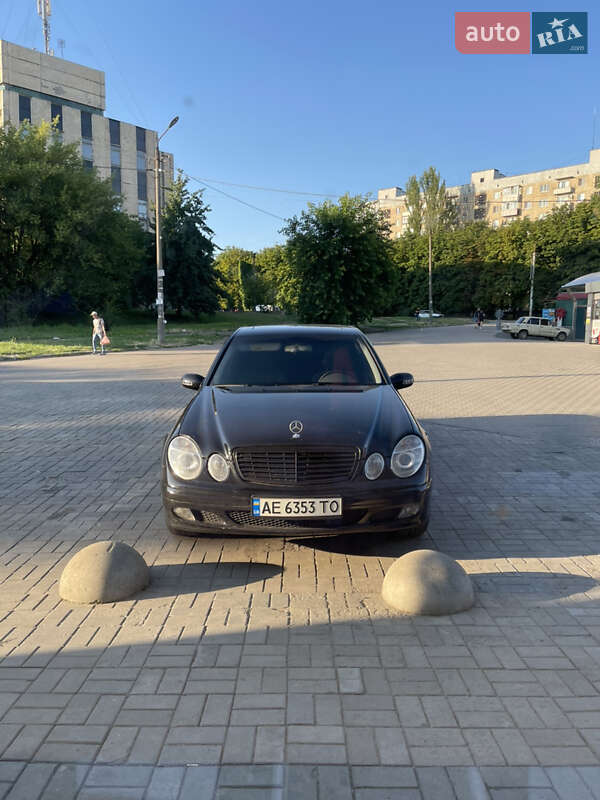 Седан Mercedes-Benz E-Class 2002 в Кривому Розі