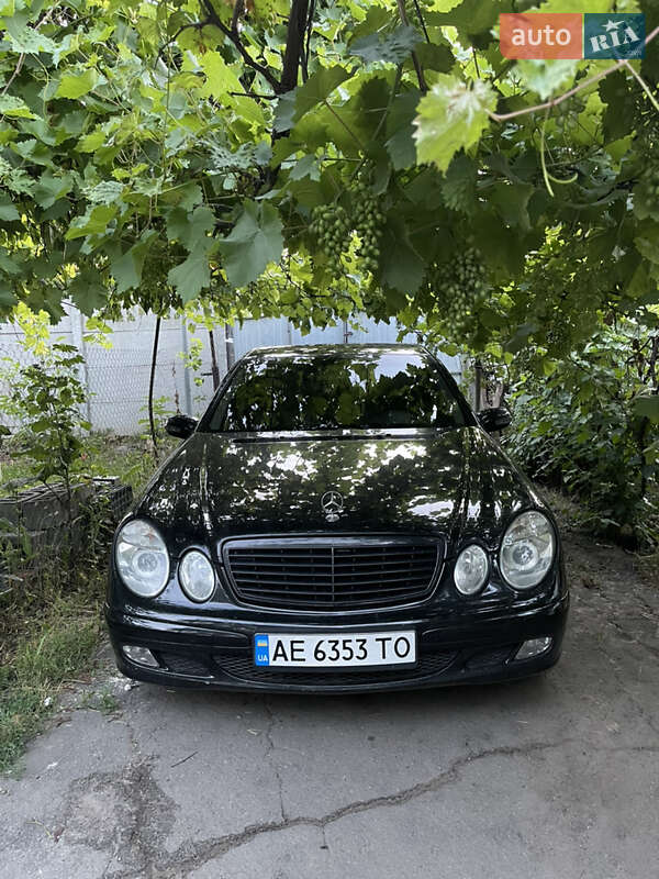 Седан Mercedes-Benz E-Class 2002 в Кривому Розі