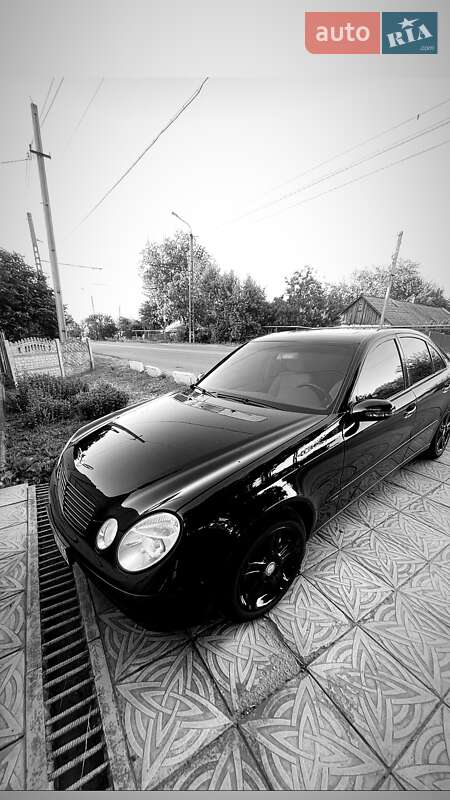 Седан Mercedes-Benz E-Class 2002 в Кривому Розі