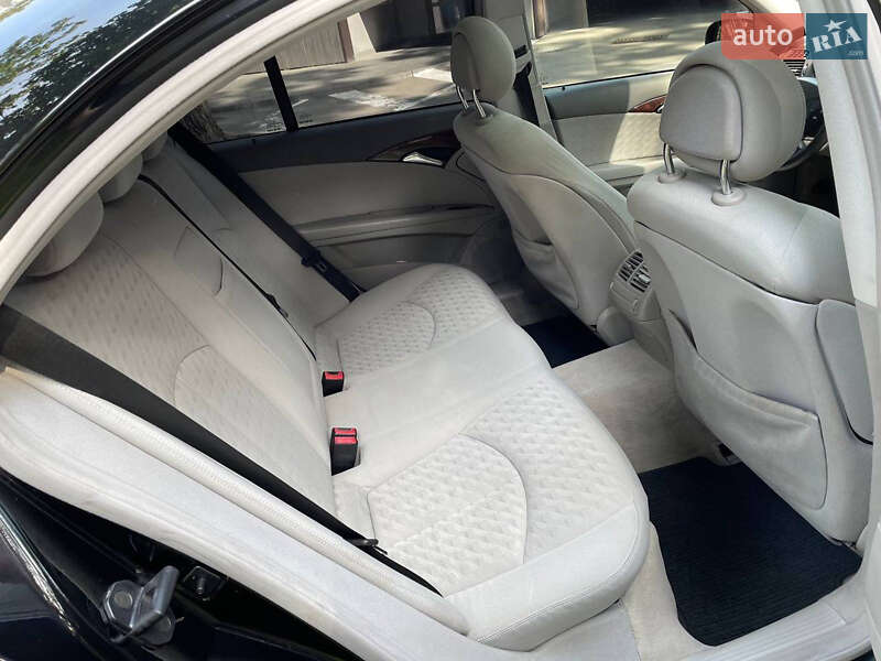 Седан Mercedes-Benz E-Class 2002 в Кривому Розі