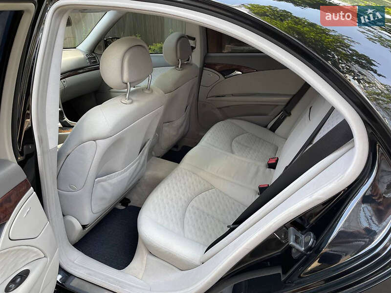 Седан Mercedes-Benz E-Class 2002 в Кривому Розі