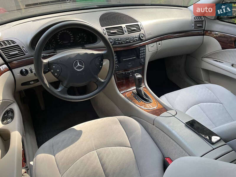 Седан Mercedes-Benz E-Class 2002 в Кривому Розі