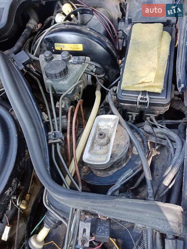 Седан Mercedes-Benz E-Class 1986 в Самборі