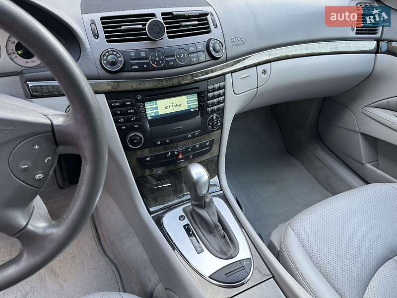 Седан Mercedes-Benz E-Class 2005 в Львове
