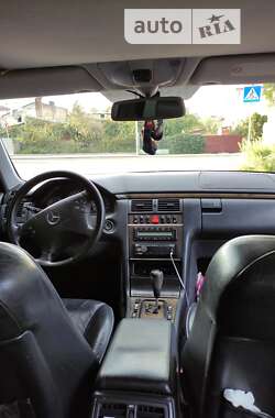 Седан Mercedes-Benz E-Class 2000 в 