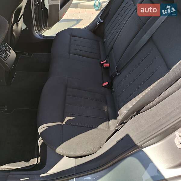 Универсал Mercedes-Benz E-Class 2012 в Киеве