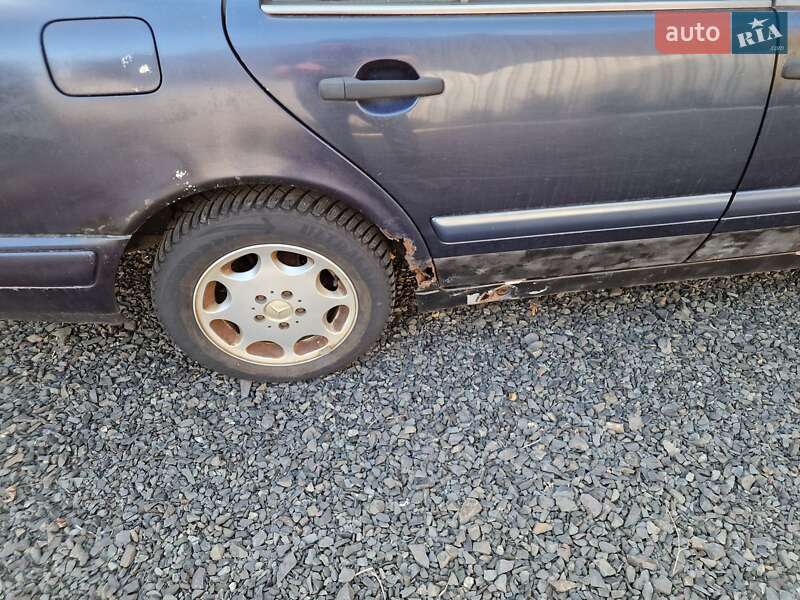 Седан Mercedes-Benz E-Class 1997 в Луцьку