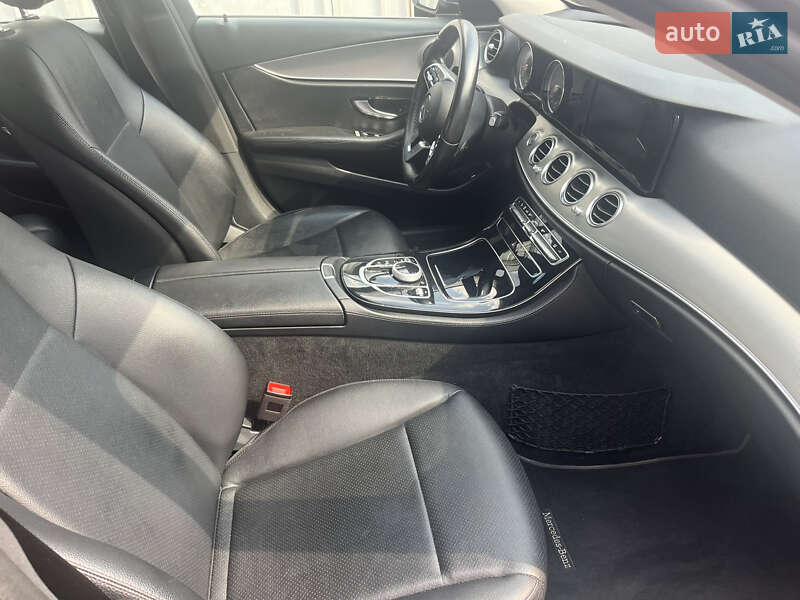 Седан Mercedes-Benz E-Class 2018 в Києві