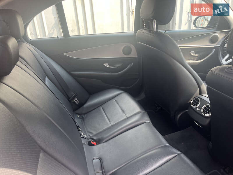 Седан Mercedes-Benz E-Class 2018 в Києві