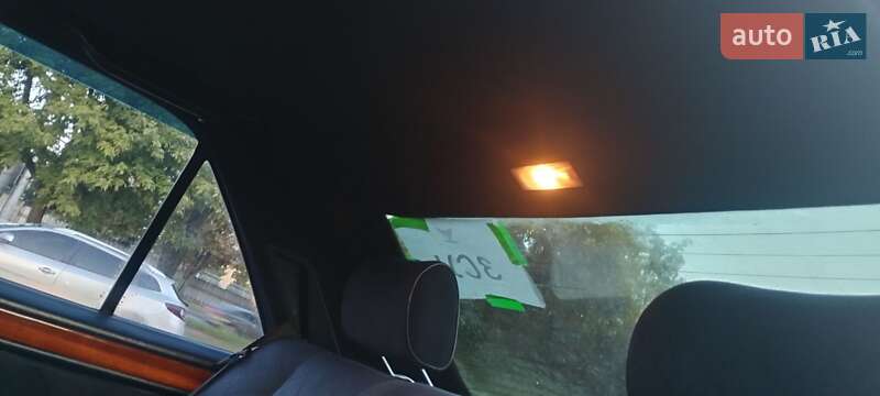 Седан Mercedes-Benz E-Class 1994 в Львові