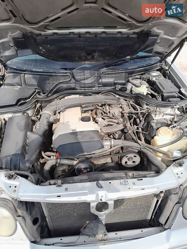 Седан Mercedes-Benz E-Class 1999 в Овручі