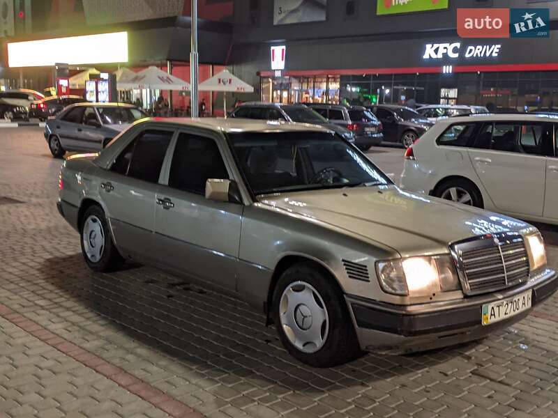 Седан Mercedes-Benz E-Class 1993 в Івано-Франківську