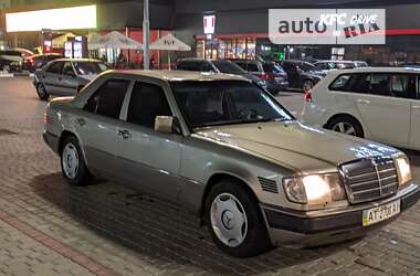 Седан Mercedes-Benz E-Class 1993 в Івано-Франківську