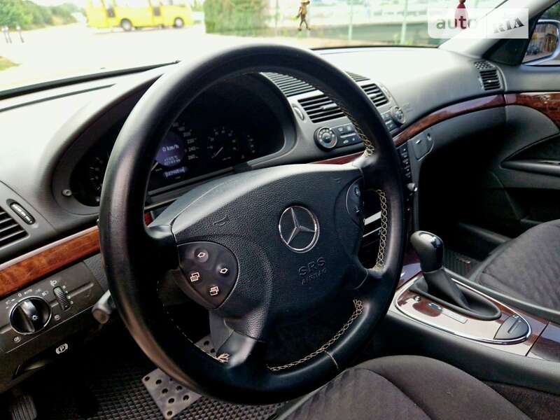 Седан Mercedes-Benz E-Class 2004 в Чернівцях