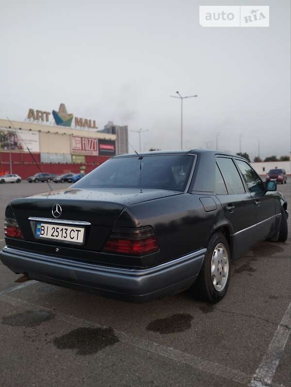 Седан Mercedes-Benz E-Class 1994 в Киеве