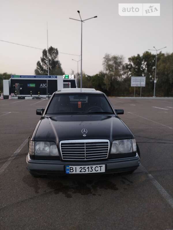 Седан Mercedes-Benz E-Class 1994 в Киеве