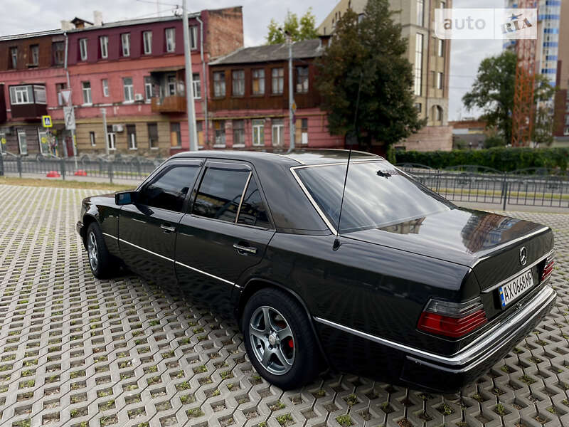 Седан Mercedes-Benz E-Class 1990 в Харкові