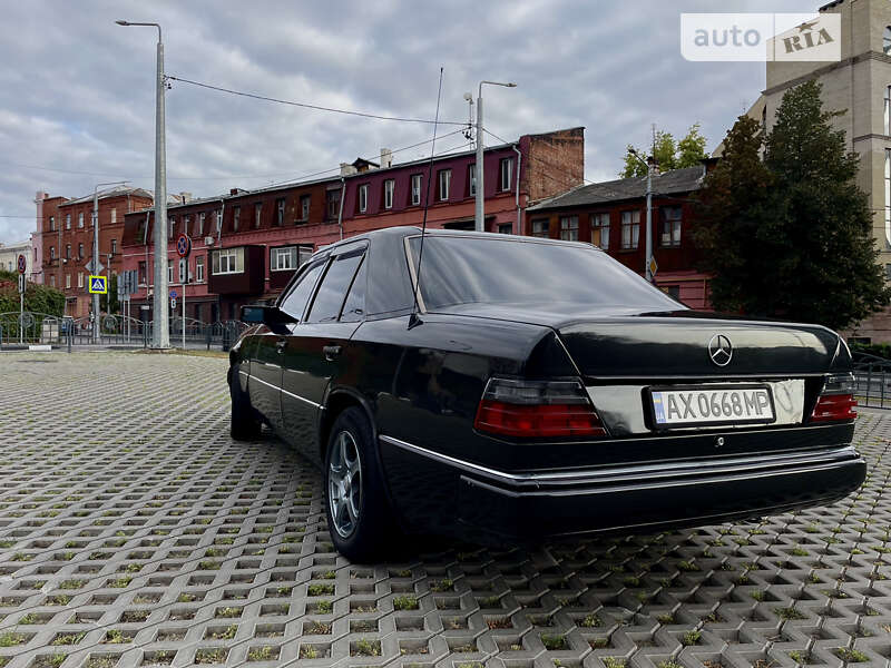 Седан Mercedes-Benz E-Class 1990 в Харкові