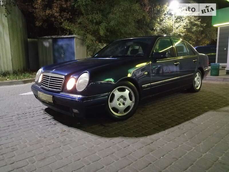 Седан Mercedes-Benz E-Class 1997 в Киеве