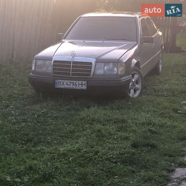 Седан Mercedes-Benz E-Class 1988 в Житомире