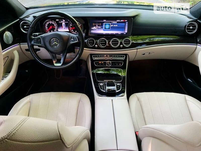 Седан Mercedes-Benz E-Class 2016 в Киеве