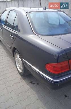 Седан Mercedes-Benz E-Class 1997 в 