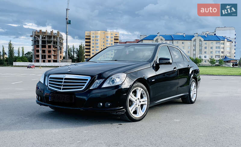 Седан Mercedes-Benz E-Class 2011 в Кам'янець-Подільському