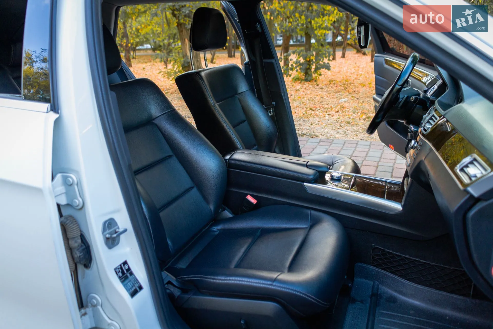 2013 Mercedes-Benz E-klasse - мініатюра 24