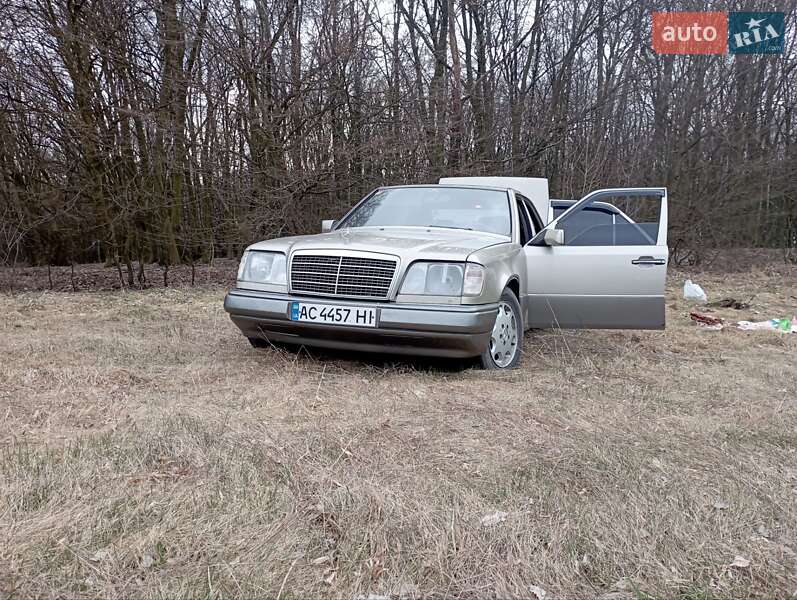 Седан Mercedes-Benz E-Class 1995 в Нововолинську фото 3 Седан Mercedes-Benz E-Class 1995 в Нововолинську