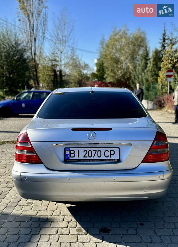 Седан Mercedes-Benz E-Class 2004 в Глобине