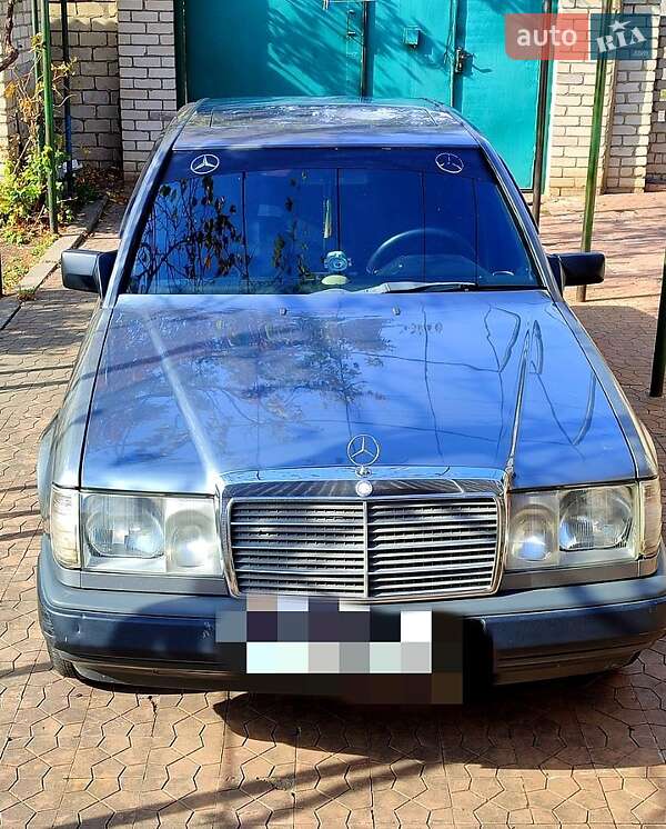 Седан Mercedes-Benz E-Class 1988 в Одессе