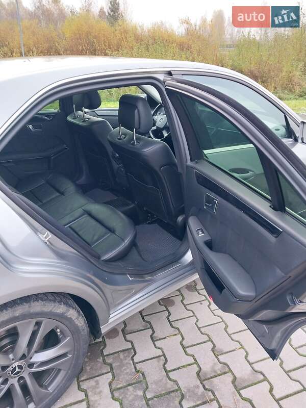 Седан Mercedes-Benz E-Class 2012 в Ковелі
