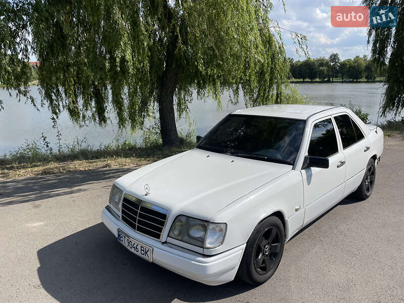 Седан Mercedes-Benz E-Class 1994 в Рівному